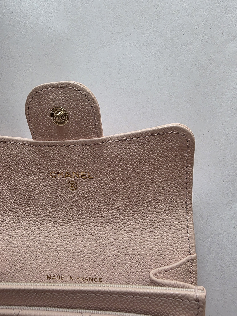 Chanel Quilted Pink Caviar Leather Wallet with Gold CC Logo - Picture 2 of 6
